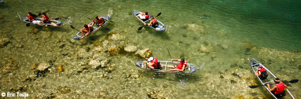 Kayaks transparents aux Saintes